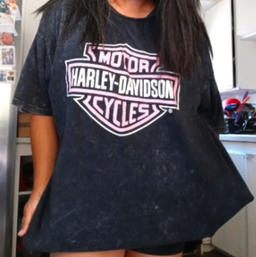 NWT Harley-Davidson Black and Pink Logo Tee - Picture 2 of 2